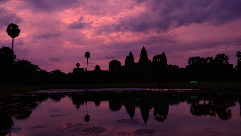 sun rise at angkor