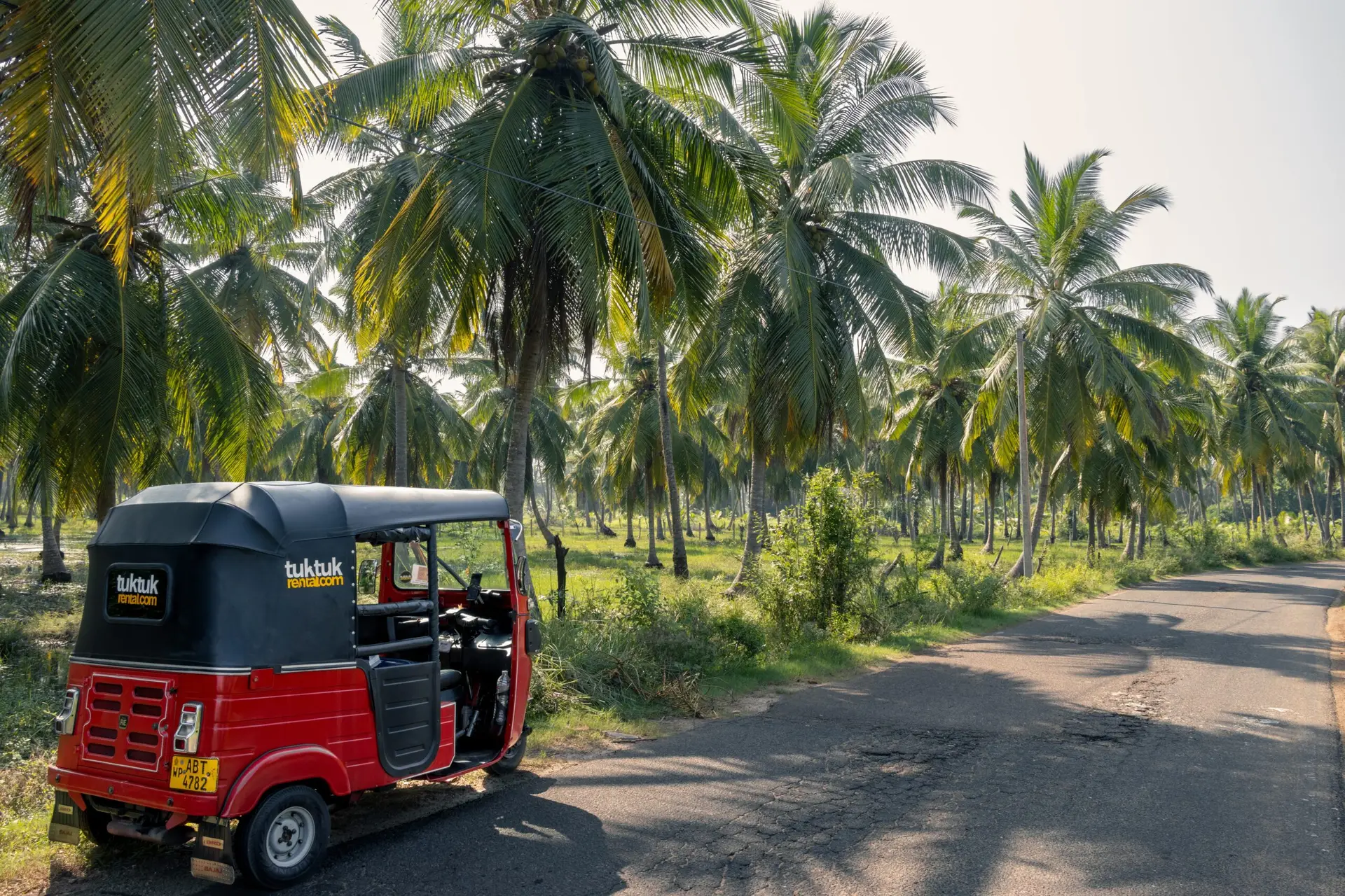 sri lanka tuktuk