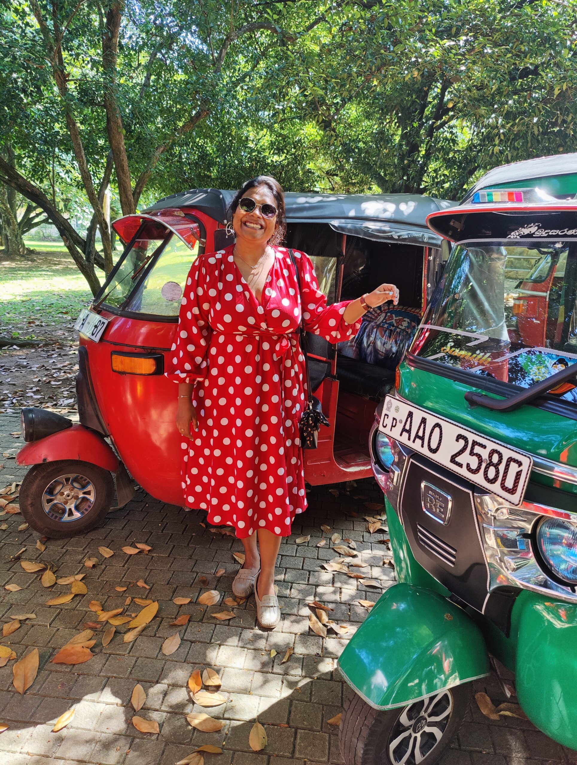 take a tuktuk in sri lanka